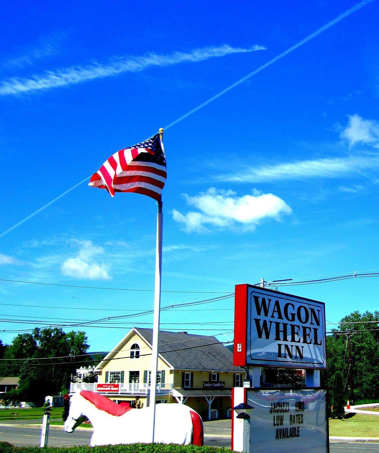 Wagon Wheel Inn Lenox Extérieur photo