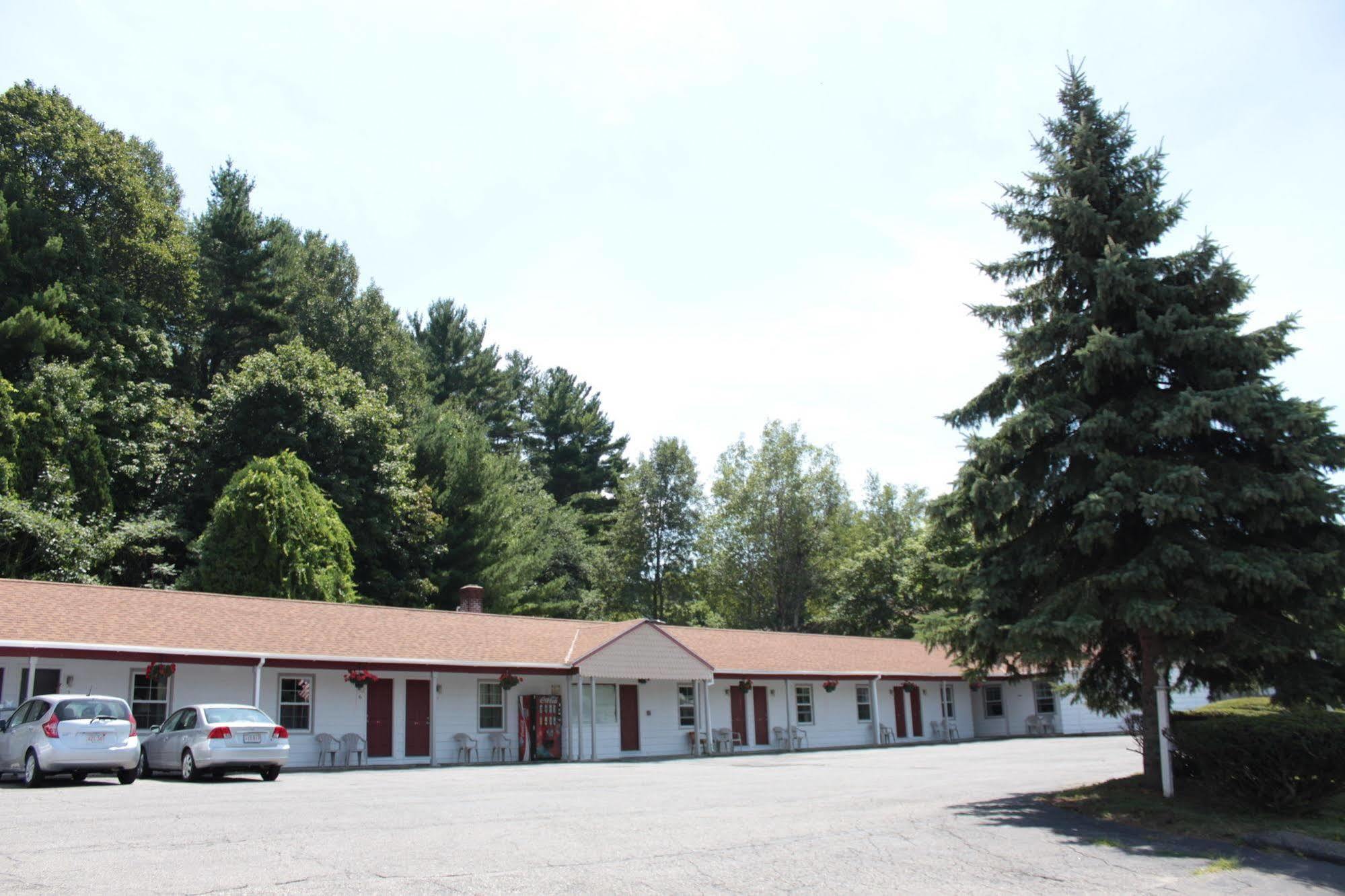 Wagon Wheel Inn Lenox Extérieur photo